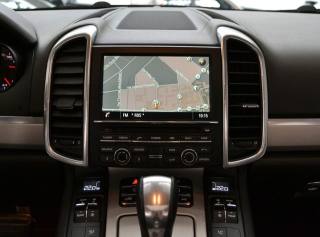 PORSCHE Cayenne usata, con Autoradio