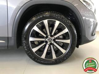 MERCEDES-BENZ GLA 200 usata, con Fari LED