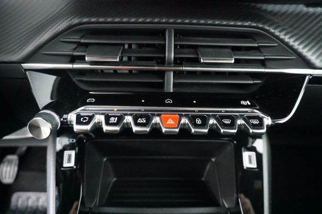 PEUGEOT 2008 usata, con Servosterzo