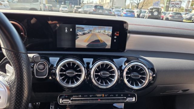 MERCEDES-BENZ CLA 250 usata, con Leve al volante