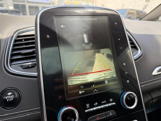 RENAULT Scenic usata, con Sistema di navigazione