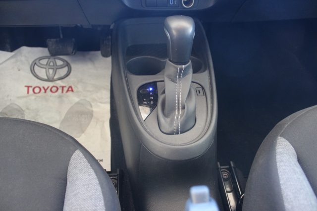 TOYOTA Aygo X usata, con Airbag testa