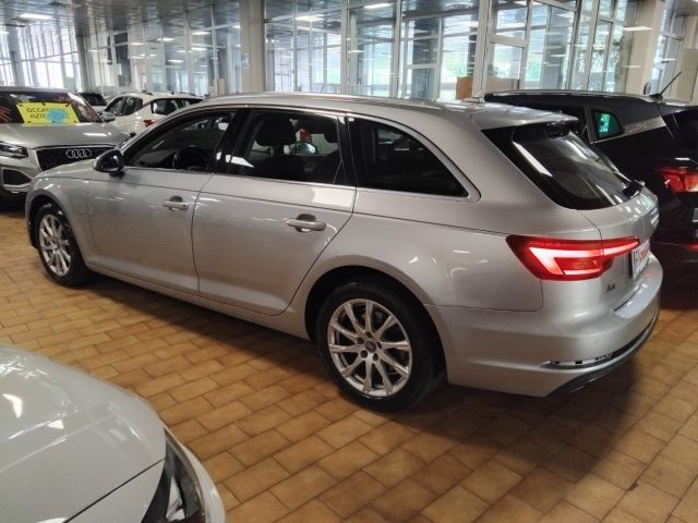 AUDI A4 usata, con Autoradio