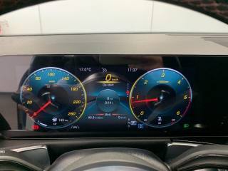 MERCEDES-BENZ GLB 200 usata, con Sensori di parcheggio anteriori