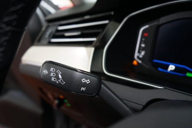 VOLKSWAGEN Passat Variant usata, con Sensore di pioggia
