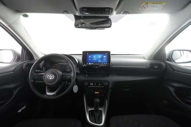 TOYOTA Yaris usata 9