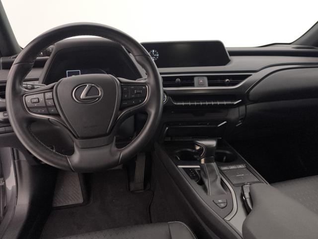 LEXUS UX 250h usata, con ESP