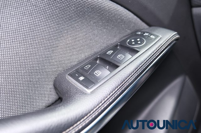 MERCEDES-BENZ A 180 usata, con Specchietti laterali elettrici