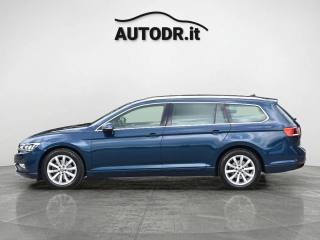 VOLKSWAGEN Passat Variant usata, con Touch screen
