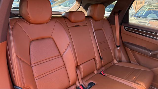 PORSCHE Cayenne usata, con Interni in pelle