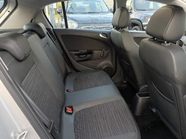 OPEL Corsa usata, con Lettore CD