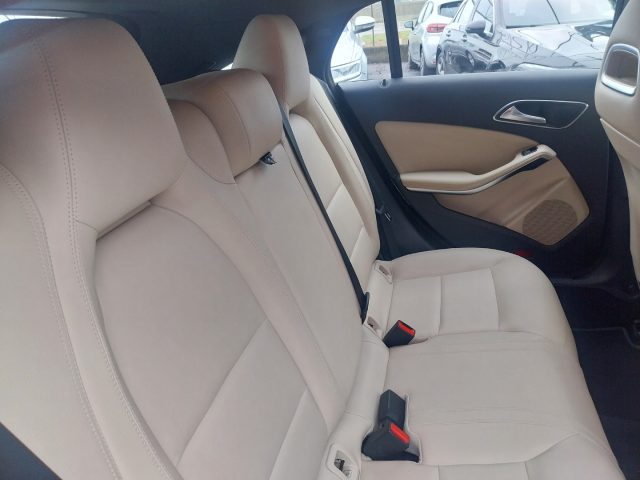 MERCEDES-BENZ CLA 180 usata, con Telecamera per parcheggio assistito