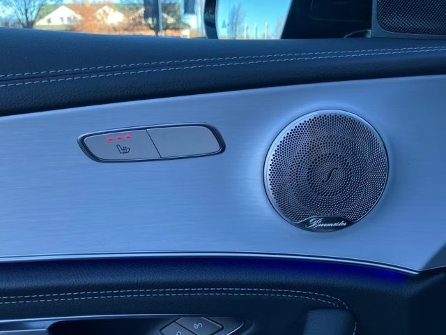 MERCEDES-BENZ E 220 usata, con Chiusura centralizzata