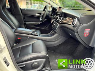 MERCEDES-BENZ CLA 180 usata, con Leve al volante