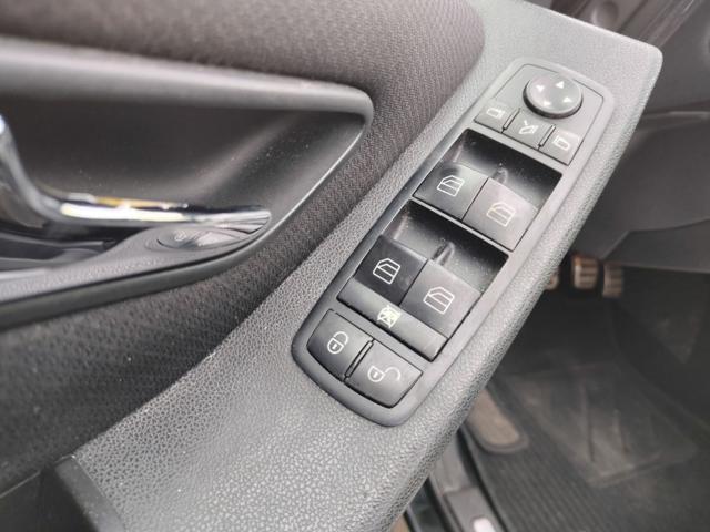 MERCEDES-BENZ B 150 usata, con Sedile posteriore sdoppiato