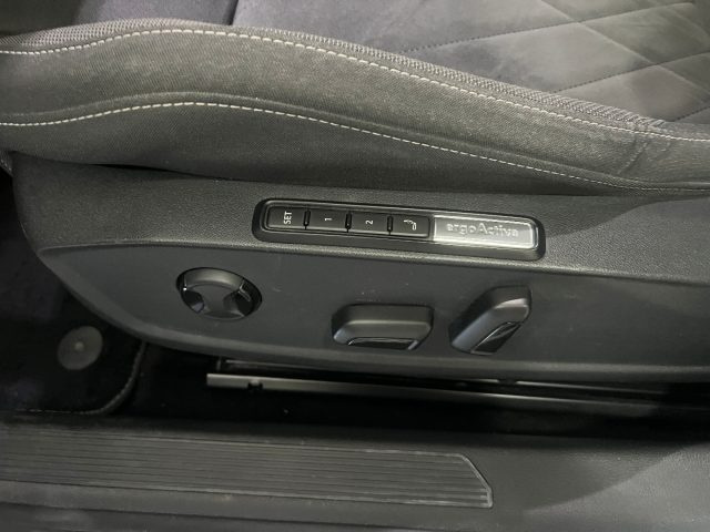 VOLKSWAGEN Golf usata, con Cerchi in lega