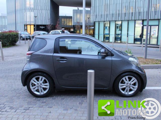 TOYOTA iQ usata, con Airbag laterali