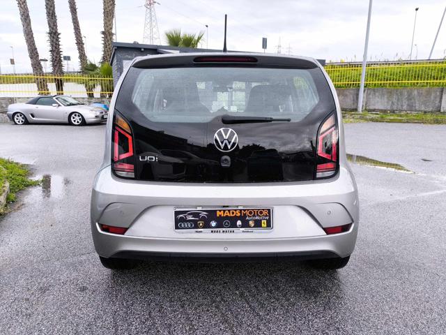 VOLKSWAGEN up! usata, con Autoradio
