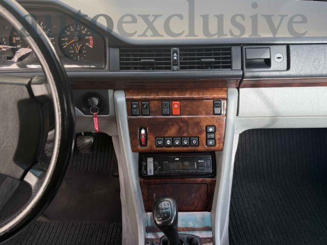 MERCEDES-BENZ 200 usata 10