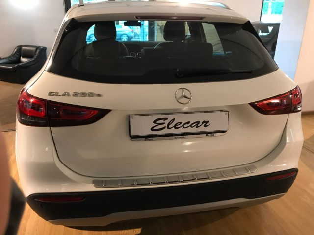 MERCEDES-BENZ GLA 250 usata, con Alzacristalli elettrici