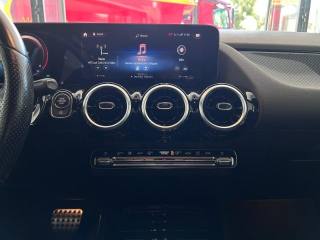 MERCEDES-BENZ GLA 200 usata, con Fari LED