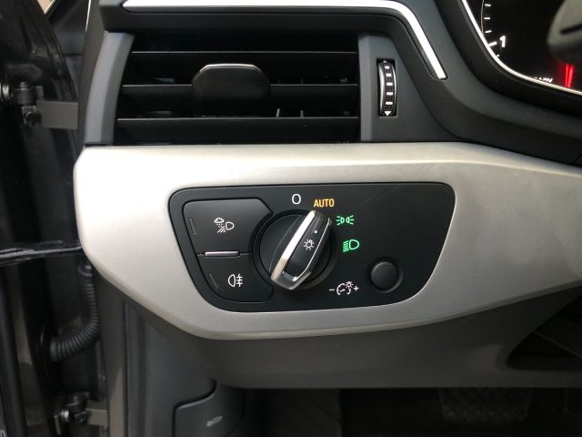 AUDI A4 usata, con Volante multifunzione