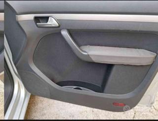 VOLKSWAGEN Touran usata 21