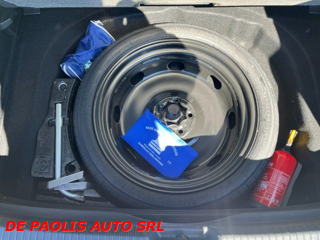 VOLKSWAGEN Golf usata, con Touch screen