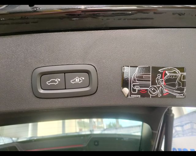 VOLVO XC40 usata, con Volante multifunzione