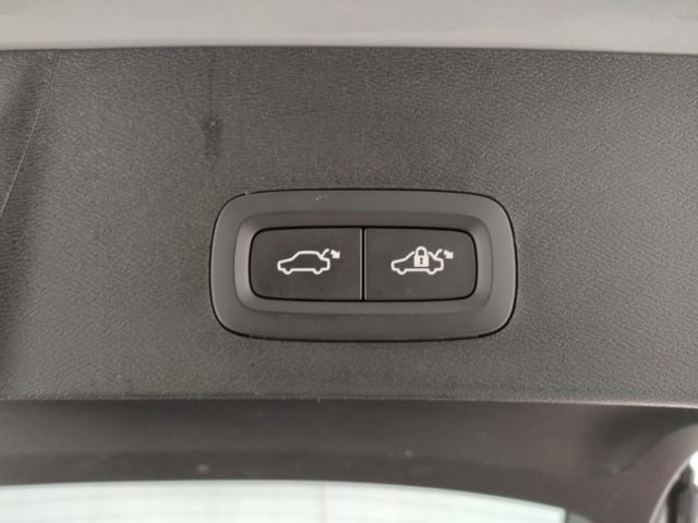 VOLVO XC40 usata, con Controllo elettronico della corsia