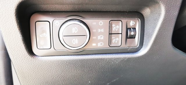 FORD Ranger usata, con Sensori di parcheggio anteriori