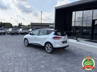 RENAULT Scenic usata, con Controllo automatico clima