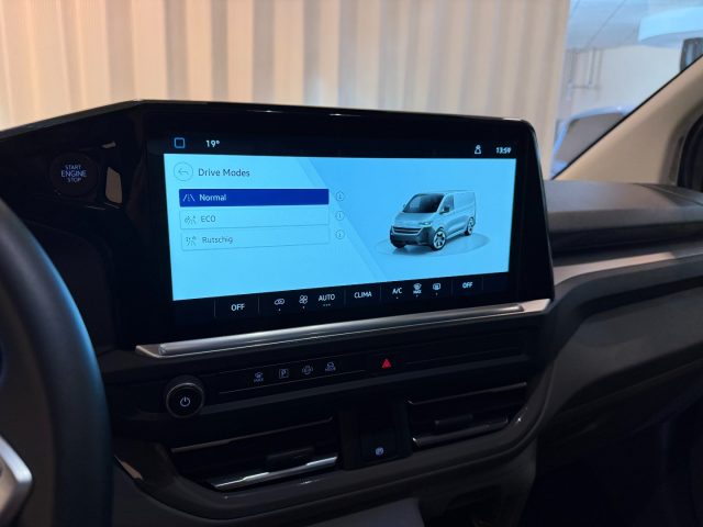 VOLKSWAGEN Caravelle usata, con Park Distance Control