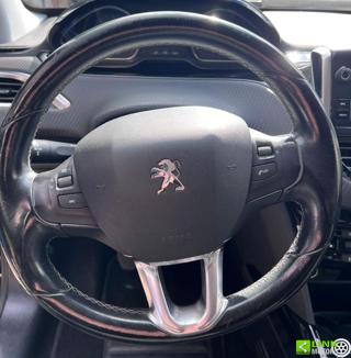 PEUGEOT 2008 usata, con Sensori di parcheggio posteriori