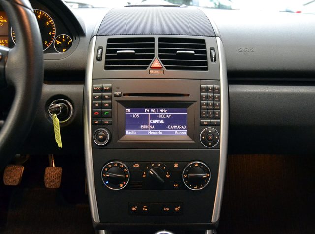 MERCEDES-BENZ A 160 usata, con Autoradio