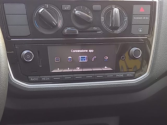 VOLKSWAGEN up! usata, con ESP