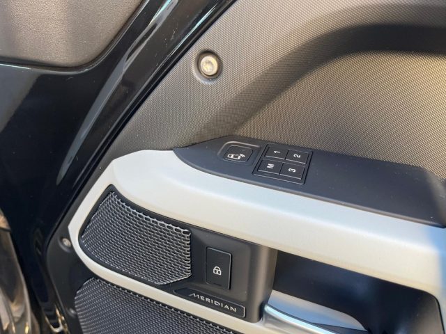 LAND ROVER Defender usata, con Chiusura centralizzata