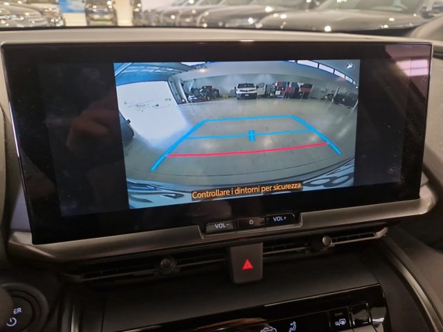 TOYOTA C-HR usata, con USB