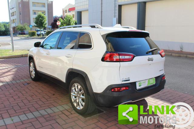 JEEP Cherokee usata, con Autoradio