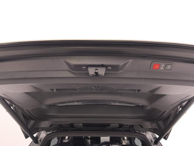 PEUGEOT 5008 usata, con Fari LED