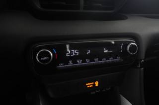 TOYOTA Yaris usata 8