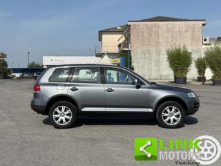 VOLKSWAGEN Touareg usata, con Autoradio