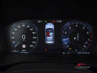 VOLVO XC40 usata 12