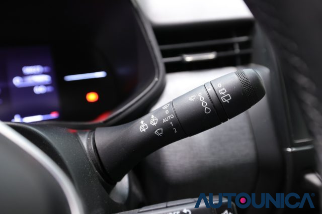 RENAULT Clio usata, con Autoradio digitale