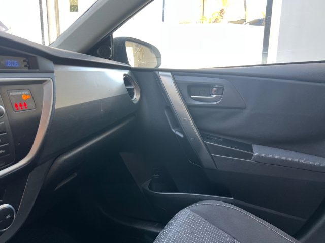 TOYOTA Auris usata 31