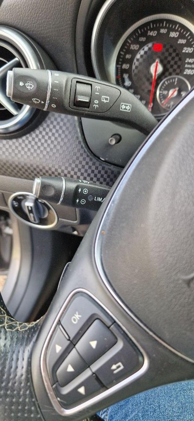 MERCEDES-BENZ A 180 usata, con Controllo trazione