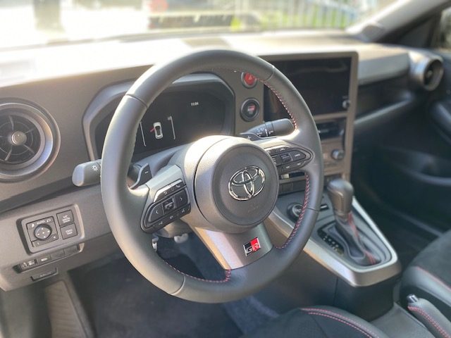 TOYOTA Yaris usata, con Sistema di navigazione