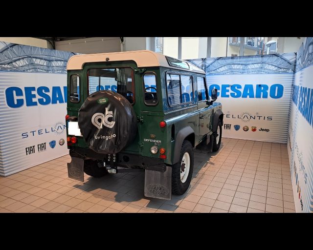 LAND ROVER Defender usata 3