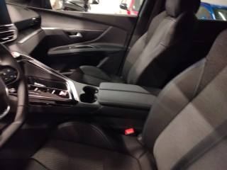 PEUGEOT 5008 usata, con Airbag testa