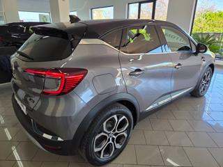 RENAULT Captur usata, con Autoradio